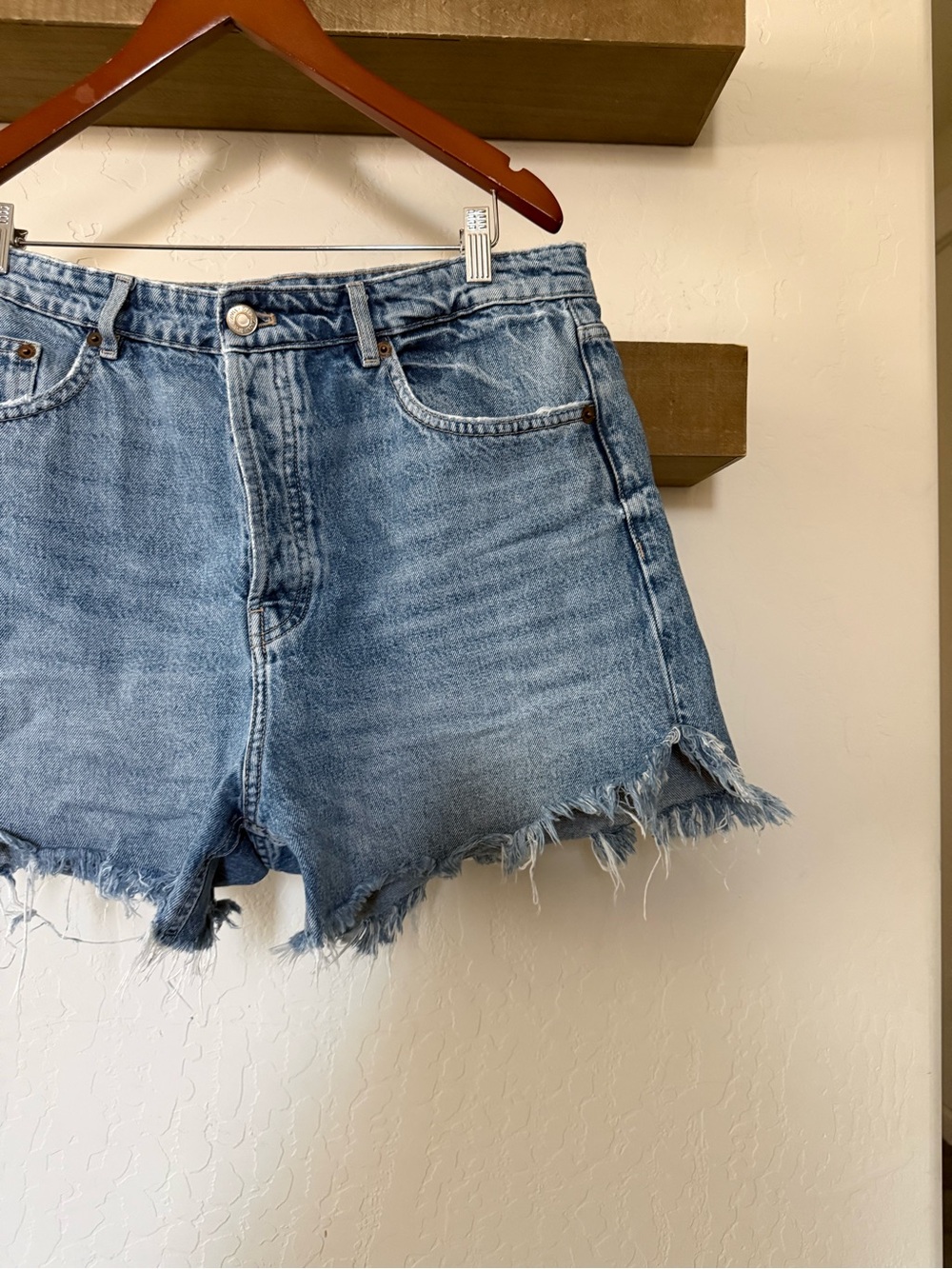 Zara|Classic high waisted mom shorts, Perfect blue color-raw hem size 12•••